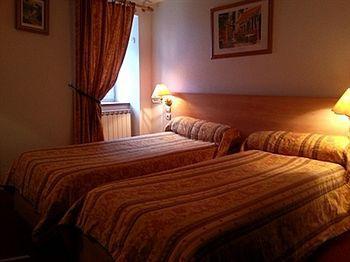 Auberge De L'Isard Сен-Дени Экстерьер фото